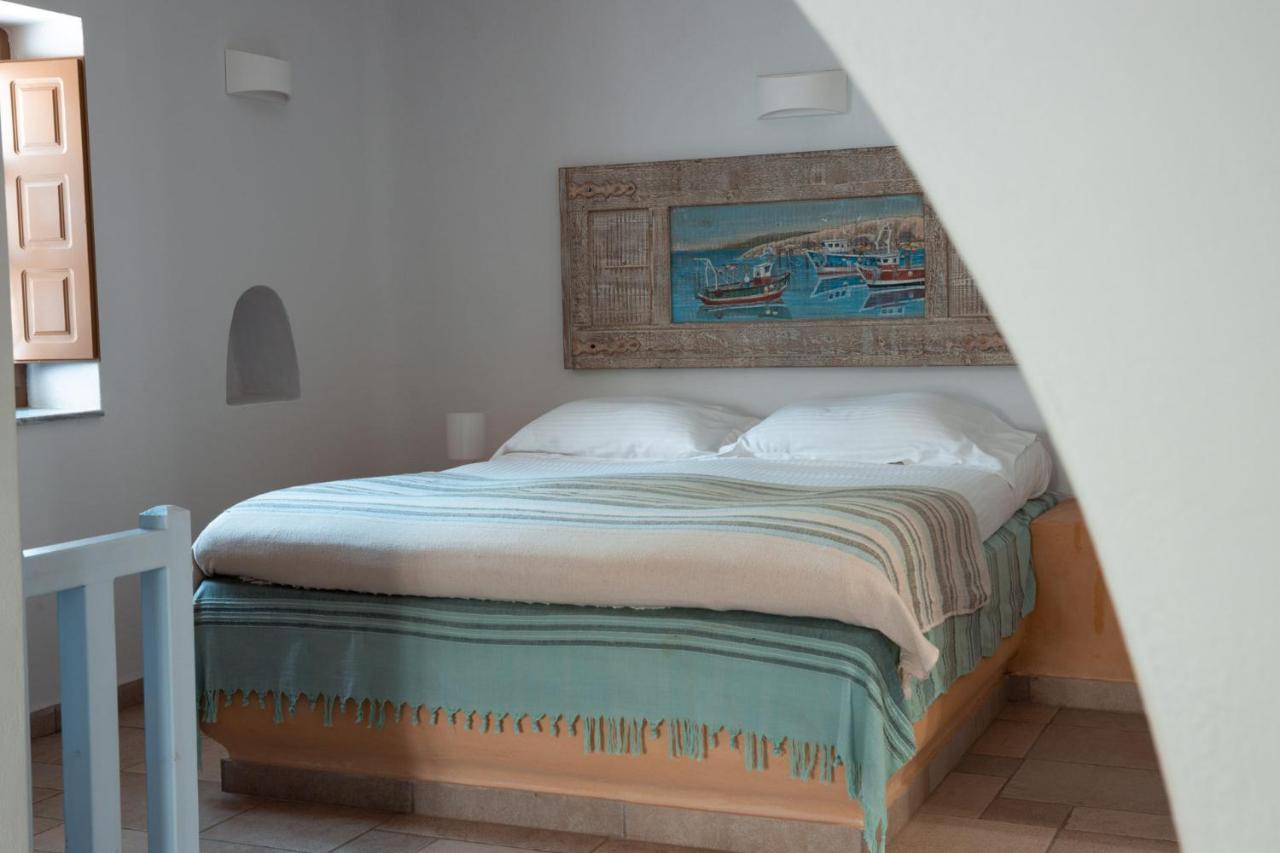 Xaraki Traditional Houses Folegandros Town ภายนอก รูปภาพ